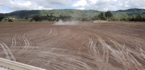 Fertilising crop fields