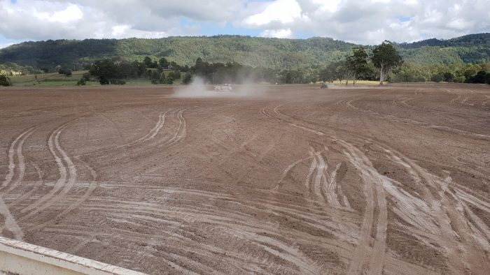 Fertilising crop fields