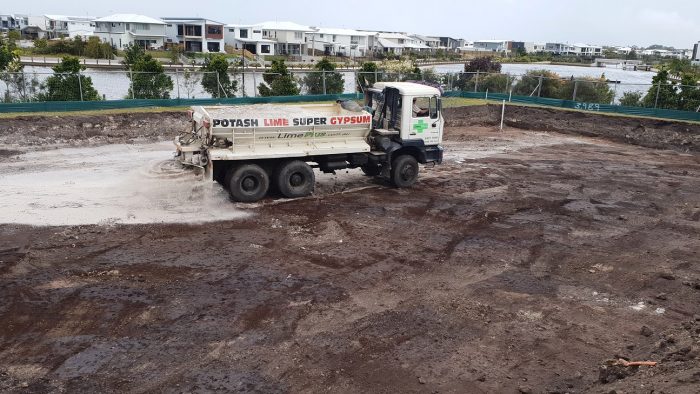 Liming in a suburban context